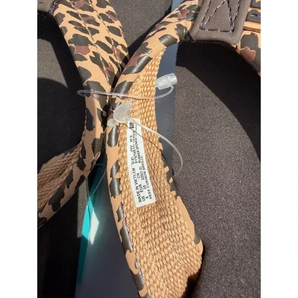 Reef Cushion Breeze Leopard Print Flip Flops Womens 5 Brown Sandals - Picture 2 of 4